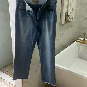 Democracy size 10 straight leg cropped jeans